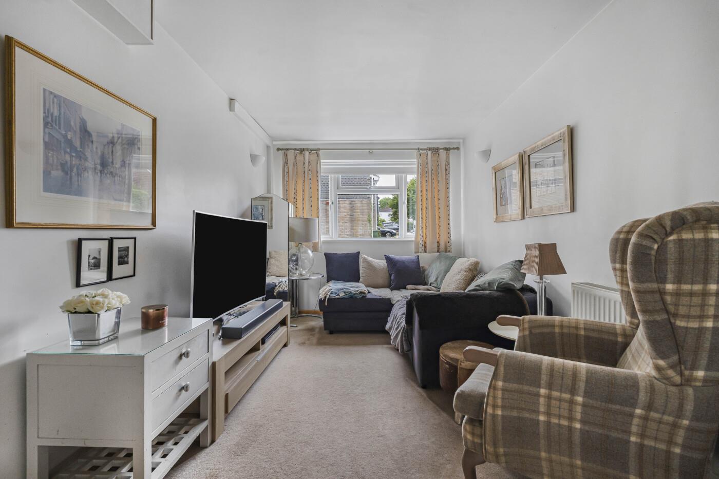 4 bed property in Damer Gardens, Henley-On-Thames